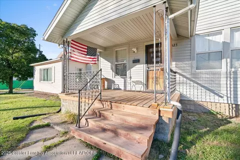 Exterior - 1323 E Csar E Chvez Ave, Lansing, MI 48906 photo 1 of 2