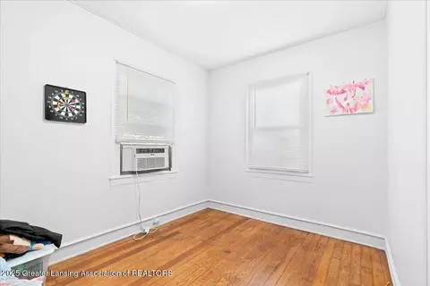 Bedroom - 1323 E Csar E Chvez Ave, Lansing, MI 48906 photo 2 of 2
