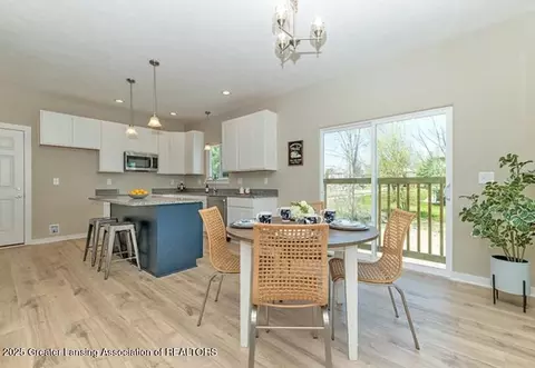 Dining - 6 Main, Owosso, MI 48867 photo 1 of 1