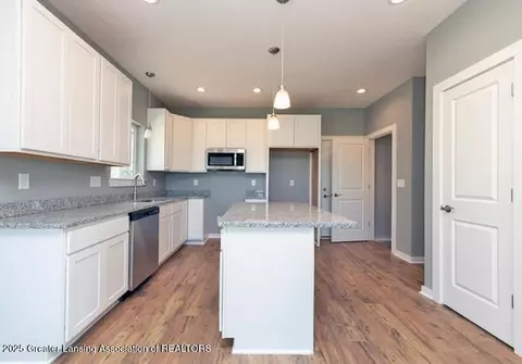 Kitchen - 6 Main, Owosso, MI 48867 photo 2 of 2