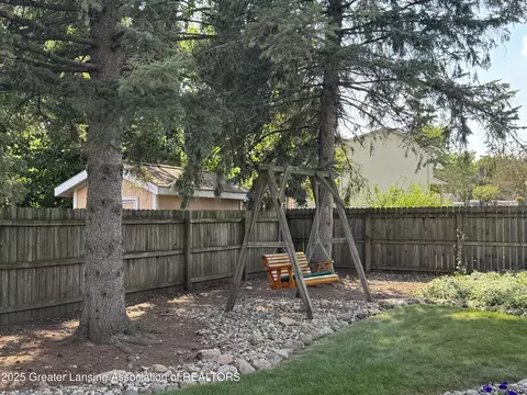 1092 Brookside Dr, Grand Ledge, MI 48837 photo 15