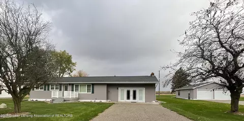 13359 N Wheaton Rd, Grand Ledge, MI 48837