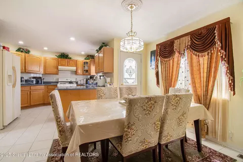 938 Durango Dr, Lansing, MI 48917 photo 8