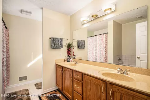 938 Durango Dr, Lansing, MI 48917 photo 13