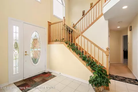 938 Durango Dr, Lansing, MI 48917 photo 4