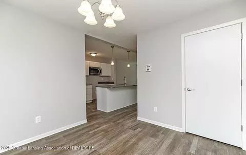Dining - 5 Main, Owosso, MI 48867 photo 1 of 2