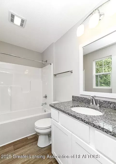 Bath - 5 Main, Owosso, MI 48867 photo 2 of 4
