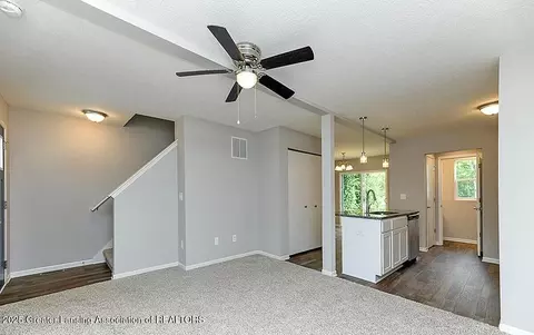 Entry Way - 5 Main, Owosso, MI 48867 photo 1 of 1