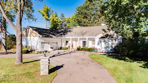 407 Walbridge Dr, East Lansing, MI 48823