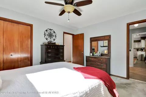 Bedroom - 12735 Rambler Rd, Dewitt, MI 48820 photo 2 of 4