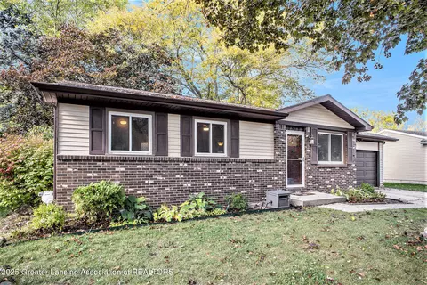 2519 Byrnes Rd, Lansing, MI 48906