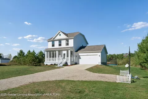 5550 Paxton Rd, Saint Johns, MI 48879
