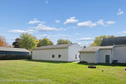 Exterior - 230 W Washington St, Maple Rapids, MI 48853 photo 4 of 4
