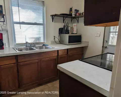 1614 Marcus St, Lansing, MI 48912 photo 5