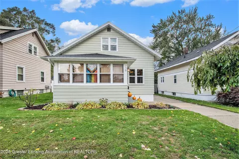738 NE Graceland St, Grand Rapids, MI 49505