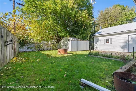 Exterior - 921 Dingwall Dr, Owosso, MI 48867 photo 5 of 5