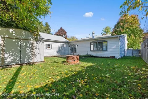 Exterior - 921 Dingwall Dr, Owosso, MI 48867 photo 4 of 5