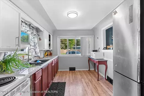 Other - 921 Dingwall Dr, Owosso, MI 48867 photo 6 of 10