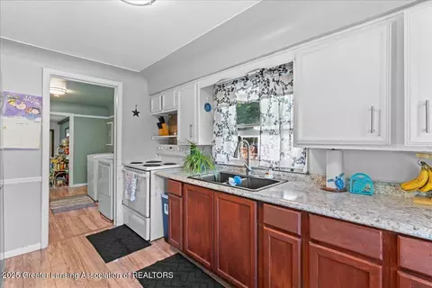 Kitchen - 921 Dingwall Dr, Owosso, MI 48867 photo 1 of 1
