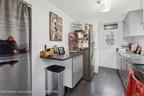 Kitchen - 327 Steele St, Mason, MI 48854 photo 2 of 2