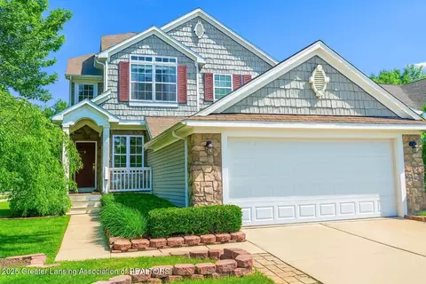 6784 Cotswald Dr, Grand Ledge, MI 48837