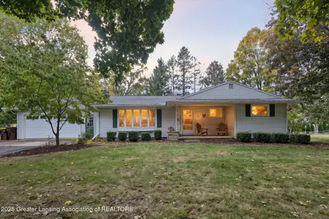 716 Cumberland Dr, Eaton Rapids, MI 48827