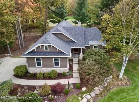 15241 Classic Dr, Bath, MI 48808