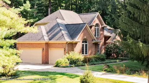 4710 Wellington Dr, Okemos, MI 48864
