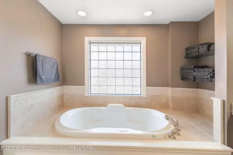 Bath - 12733 Ospreys Way, Dewitt, MI 48820 photo 3 of 6
