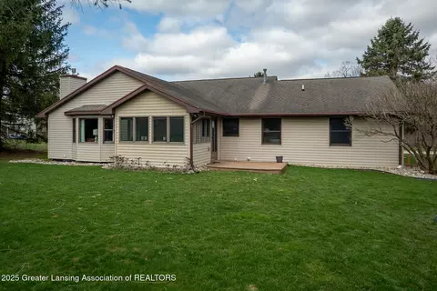 5918 Eagles Way, Haslett, MI 48840 photo 38