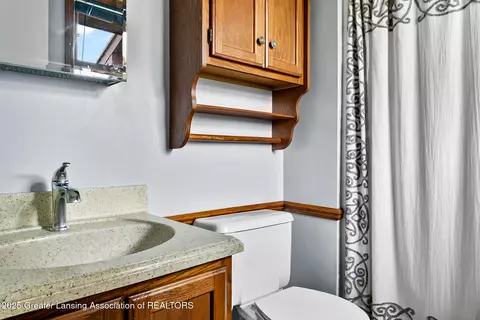 5918 Eagles Way, Haslett, MI 48840 photo 19