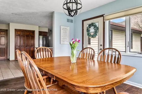 5918 Eagles Way, Haslett, MI 48840 photo 15