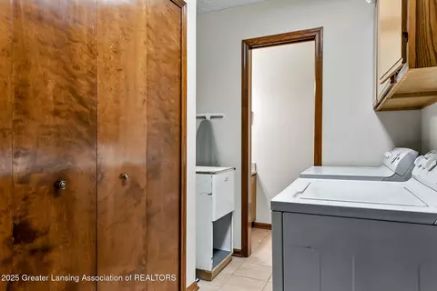 5918 Eagles Way, Haslett, MI 48840 photo 28