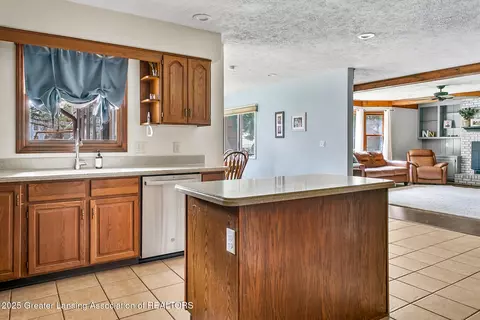 5918 Eagles Way, Haslett, MI 48840 photo 13