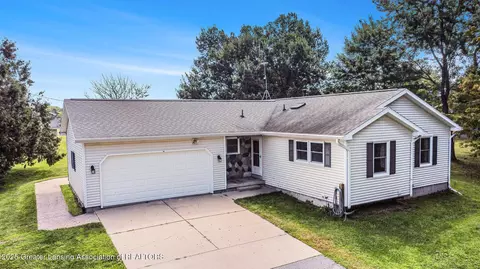 220 N Chester Rd, Charlotte, MI 48813
