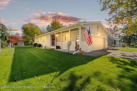 1005 S Lansing St, Saint Johns, MI 48879