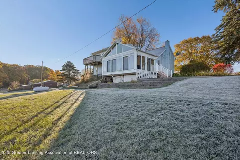 Exterior - 1600 W Locher Rd, Dewitt, MI 48820 photo 7 of 8