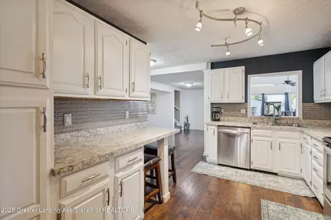 Kitchen - 1600 W Locher Rd, Dewitt, MI 48820 photo 3 of 3