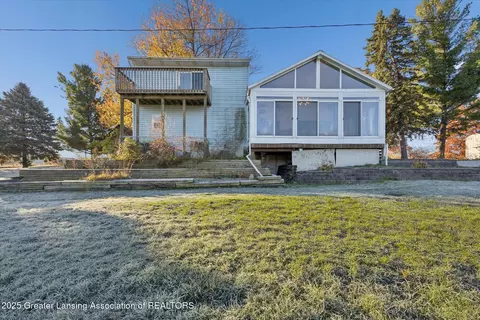 Exterior - 1600 W Locher Rd, Dewitt, MI 48820 photo 6 of 8