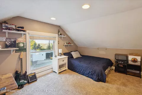 Bedroom - 1600 W Locher Rd, Dewitt, MI 48820 photo 4 of 8