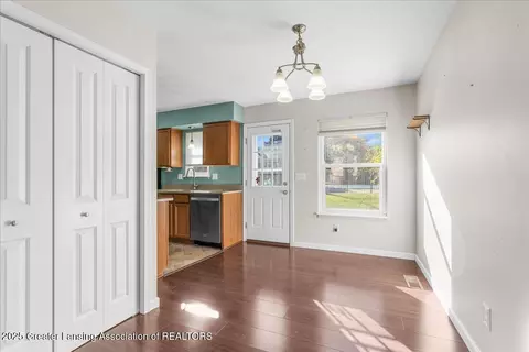6159 Scotmar Dr, Lansing, MI 48911 photo 8