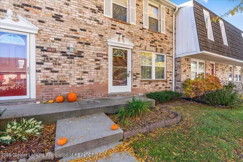 6159 Scotmar Dr, Lansing, MI 48911 photo 2