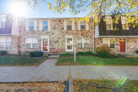 6159 Scotmar Dr, Lansing, MI 48911