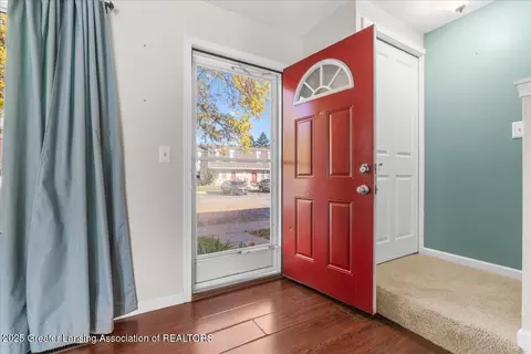 6159 Scotmar Dr, Lansing, MI 48911 photo 3
