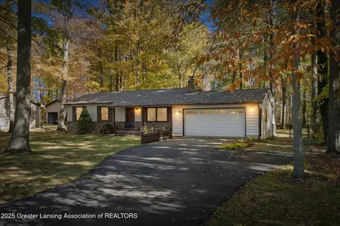 1339 Flanders Rd, Charlotte, MI 48813