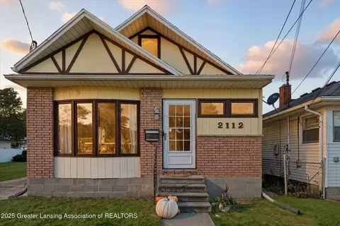 2112 Stirling Ave, Lansing, MI 48910