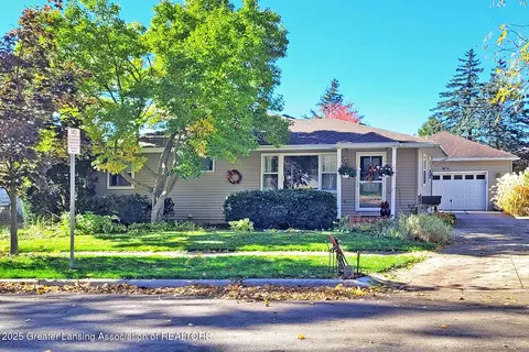 414 Green St, Grand Ledge, MI 48837