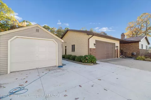 3006 E Stoll Rd, Lansing, MI 48906 photo 38