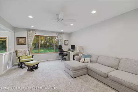 3006 E Stoll Rd, Lansing, MI 48906 photo 8