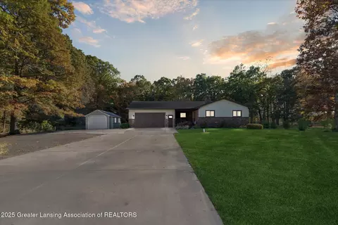 3006 E Stoll Rd, Lansing, MI 48906